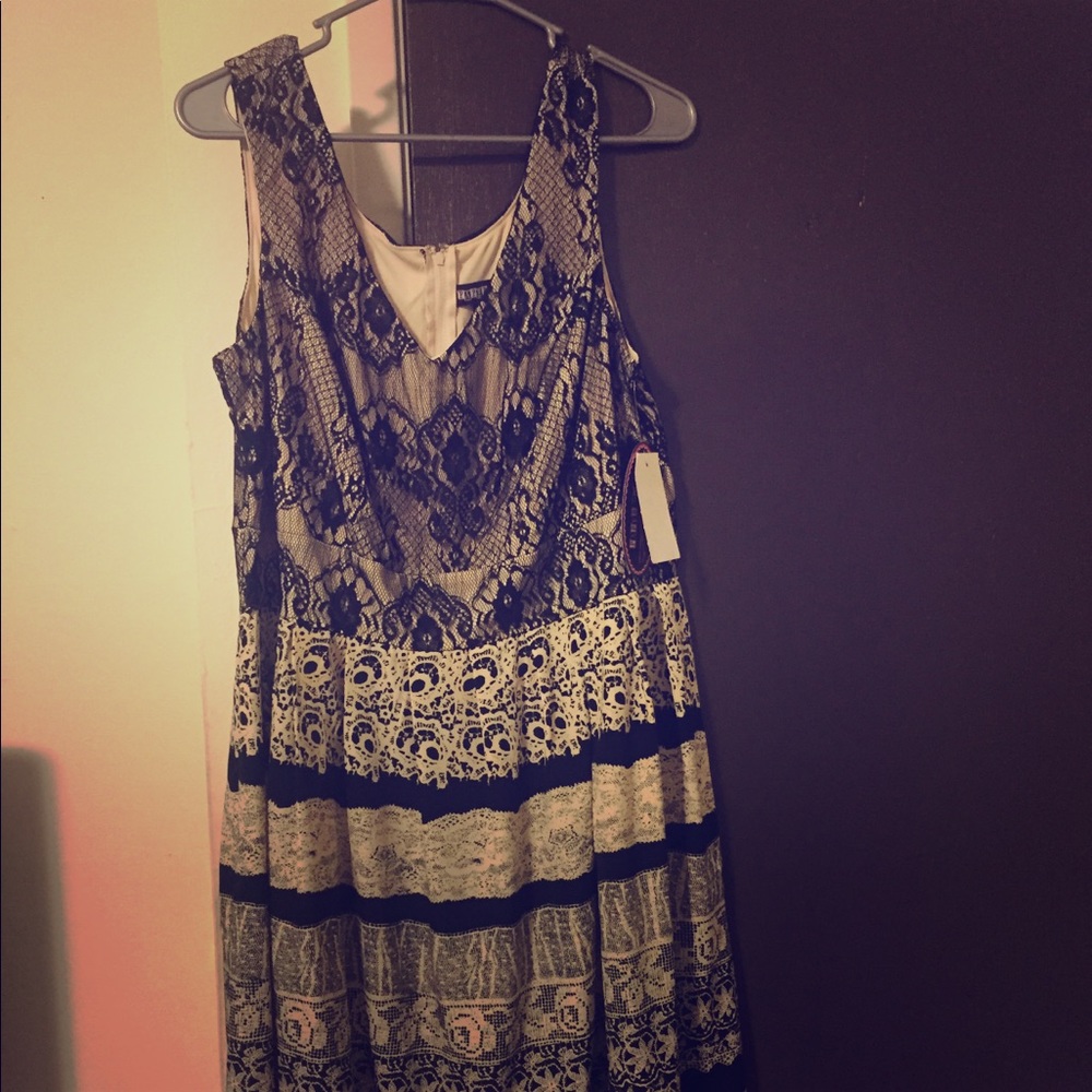 Paperdoll Dress brand new never worn
